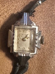 lot 755 image: VINTAGE LADIES BULOVA L4 WATCH 1954 318213