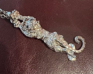 lot 878 image: NECKLACES - JEWELED LEOPARD ON CHAIN,  BEAED NECKLACE, BLING PHOTO DROP, PIG  PLUS