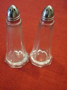lot 701 image: Salt & Pepper shaker clear glass