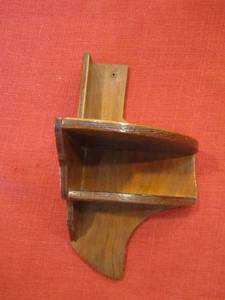 lot 716 image: Small TEXAS Corner shelf  9 X 6