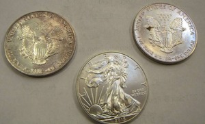 lot 898 image: SILVER DOLLARS - 1OZ, FINE SILVER 2015, 1992, 1992  QTY 3  X$$