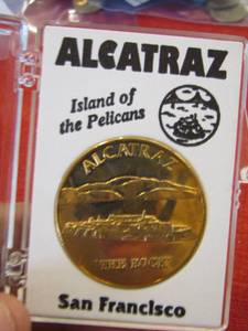 lot 926 image: ALCATRAZ - ISLAND OF PELICANS  GOLD COLOR COIN