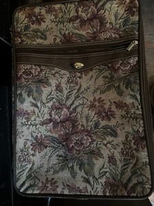 lot 890 image: LUGGAGE