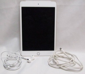 lot 27 image: Apple iPad A1550 with Lightning cable and EarPods