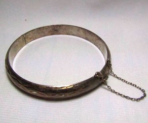 lot 28 image: Sterling silver .925 bracelet