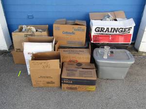 lot 16 image: Assorted glassware and dishes, 11 boxes