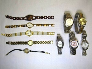 lot 83 image: Assorted fashion watches, 10 total