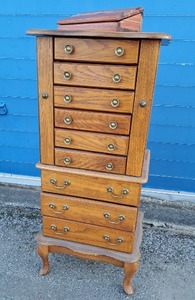 lot 53 image: The Commodore Collection by Rosalco solid oak jewelry chest and small cedar jewelry box