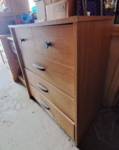 lot 74 image: Night stand dresser