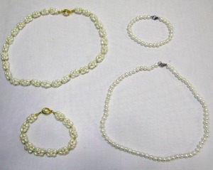 lot 97 image: Genuine freshwater & ocean pearl necklace and bracelet sets