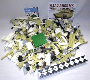 lot 104 image: M1A2 Abrams tank Lego kit