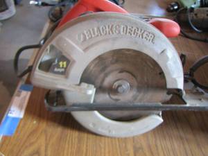 lot 34 image: Black and Decker 11 amp circular saw