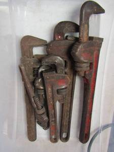 lot 72 image: Various size pipe wrenches qty 6
