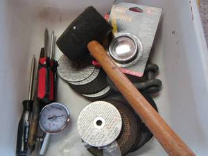lot 78 image: sanding disc- gauges- Mallet and more