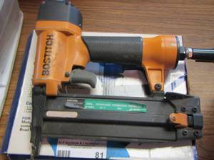 lot 81 image: Bostitch nail gun - 2 in 1 , 18 gauge brad nailer stapler NIB