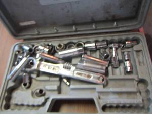 lot 109 image: Various sockets - socket wrench