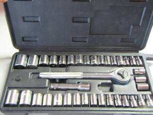lot 110 image: Socket set