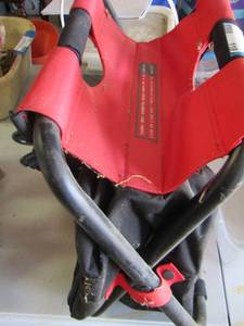 lot 118 image: Husky work bag with built in seat