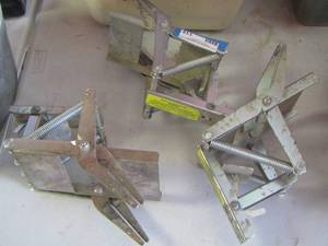lot 119 image: Mole eliminators qty 3