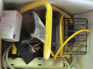 lot 126 image: Shop light - extension cords
