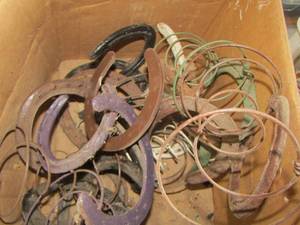lot 154 image: Horse shoe dcor fishing pole holders
