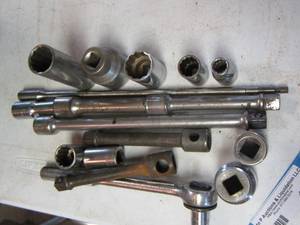 lot 186 image: Socket wrenches with large sockets and extenders