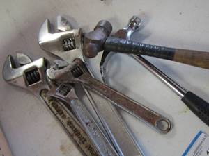 lot 189 image: Crescent wrenches qty 4- hammers qty 2