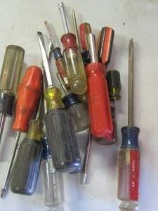 lot 190 image: screw drivers