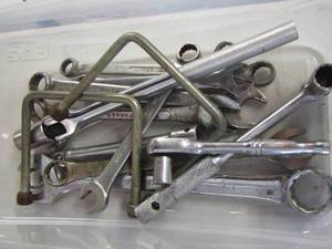 lot 194 image: lot of wrenches
