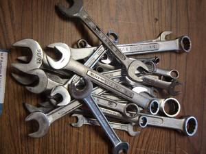 lot 201 image: Various wrenches