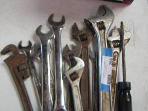 lot 206 image: Heavy duty wrenches  crescent & pipe wrench