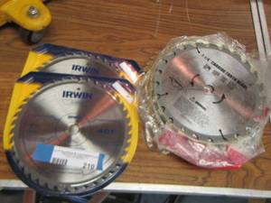 lot 210 image: saw blades-