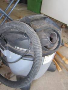 lot 221 image: Wet dry shop vac