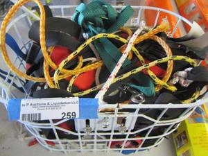 lot 259 image: Misc. ropes and dog leashes