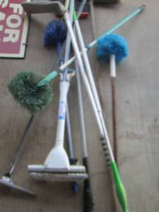 lot 283 image: Dusters- mops- brooms