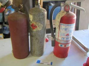 lot 285 image: Fire extinguisher - propane tanks qty 2