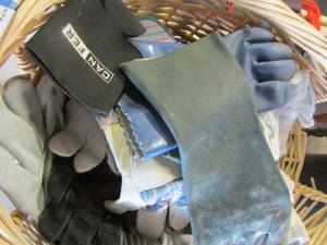 lot 293 image: Basket of gloves- for use in work or garden
