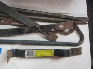 lot 308 image: Crow bars- wonder bars