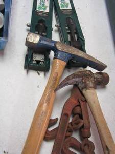 lot 325 image: Gecko gauge Pac tool qty 2- hammers- plyers