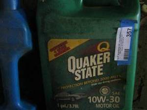 lot 357 image: Quaker state oil qty 3 gallons 10w-30
