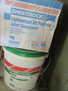 lot 365 image: Light weight all purpose joint compound- sheet rock compound