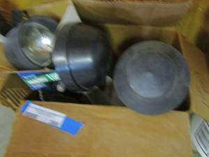 lot 366 image: Solar yard lights