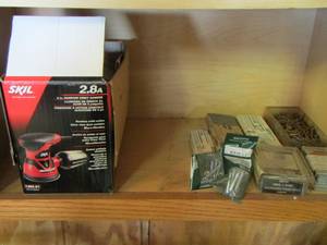 lot 371 image: Skil 5 orbit sander- nails- screws