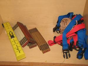 lot 372 image: Foldable rulers- level