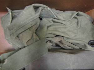 lot 381 image: Green navy cargo bag
