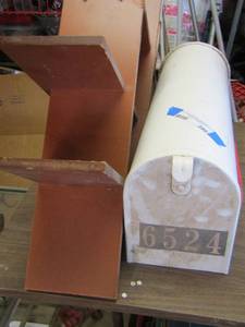 lot 390 image: Wooden wall shelf - white mail box