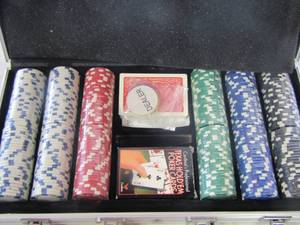 lot 410 image: poker set in full with case