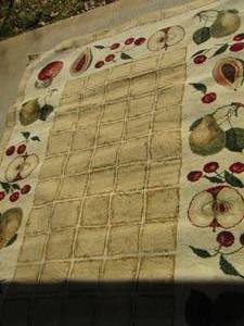 lot 442 image: 4ft6ft fruit design area rug