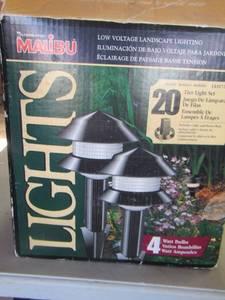 lot 445 image: Malibu 4 watt bulb solar lights