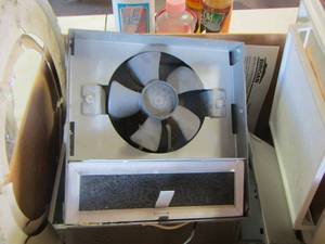 lot 455 image: Bathroom ceiling vents
